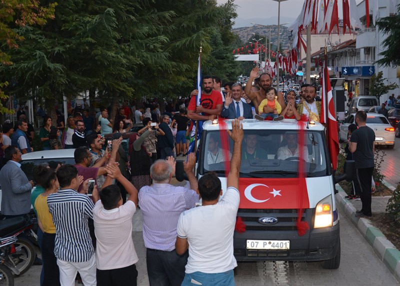 667._Elmalı_Güreşleri